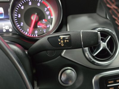 MERCEDES-BENZ CLA - 9