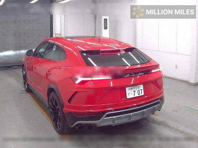 LAMBORGHINI URUS - 2