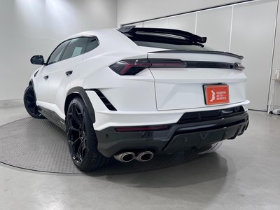 2023 Lamborghini URUS — фото 2