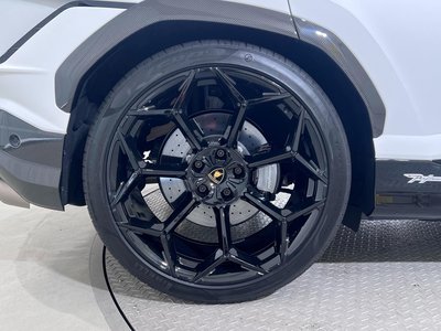 2023 Lamborghini URUS — миниатюра 33