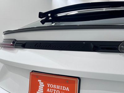 2023 Lamborghini URUS — миниатюра 23