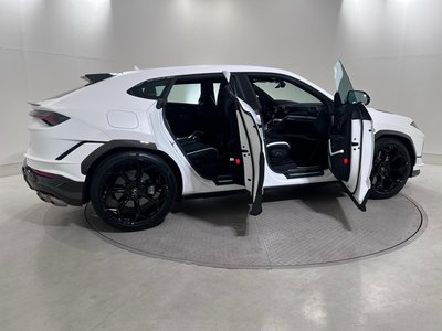 2023 Lamborghini URUS — фото 8