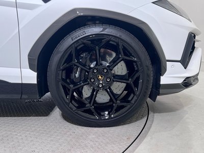2023 Lamborghini URUS — миниатюра 32