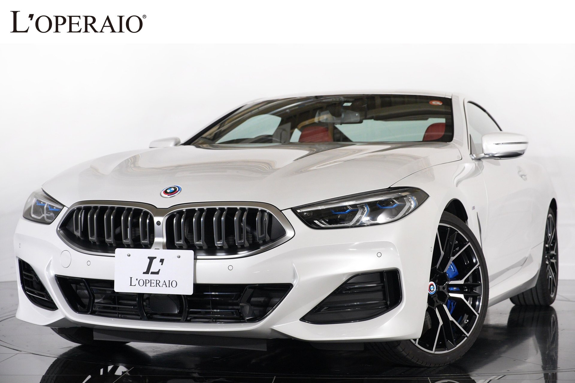 BMW 8 SERIES - View 1