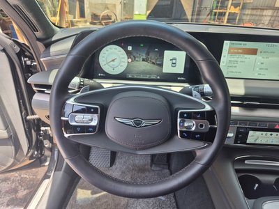 2022 Genesis G90 — миниатюра 11