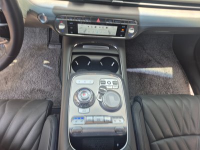 صورة 10 لـ 2022 Genesis G90