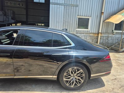 صورة 6 لـ 2022 Genesis G90