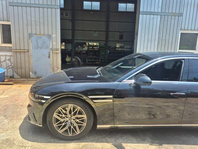 صورة 3 لـ 2022 Genesis G90