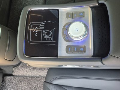 2022 Genesis G90 — миниатюра 15