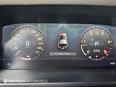 LAND ROVER DEFENDER - 8