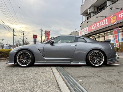 NISSAN GT-R - 2