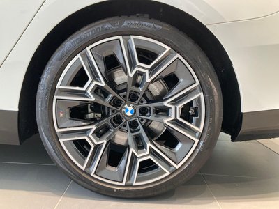 صورة 10 لـ 2025 BMW 5 SERIES TOURING