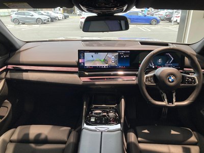 صورة مصغرة 29 لـ 2025 BMW 5 SERIES TOURING
