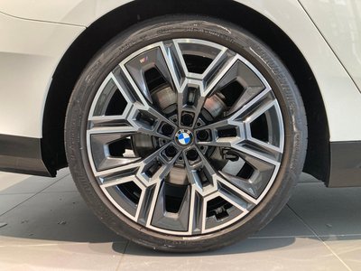 صورة 8 لـ 2025 BMW 5 SERIES TOURING