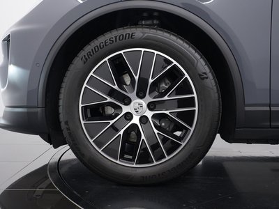 PORSCHE MACAN - 4