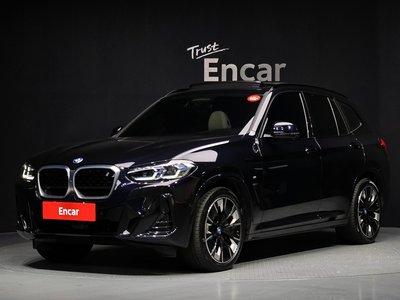 BMW IX3 - 1