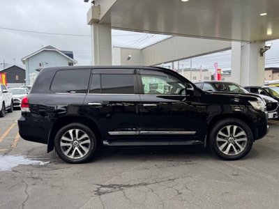 TOYOTA LAND CRUISER 200 - 5