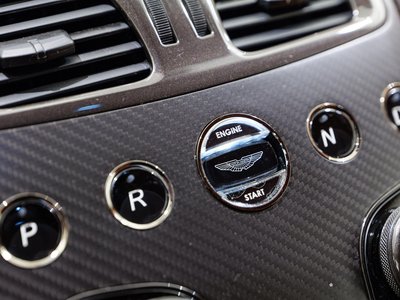 ASTON MARTIN VANQUISH - 10