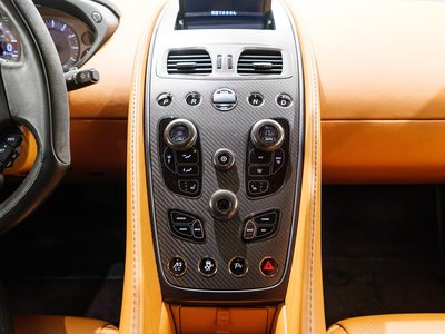 ASTON MARTIN VANQUISH - 9