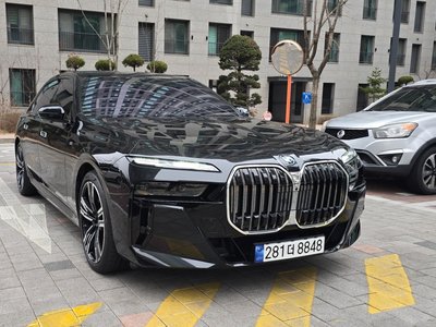 BMW 7 SERIES - 1