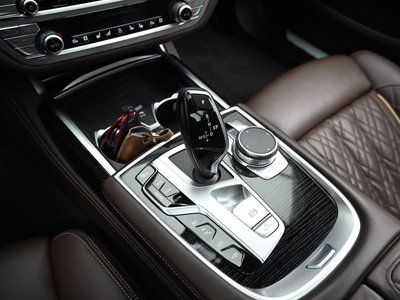 BMW 7 SERIES - 9