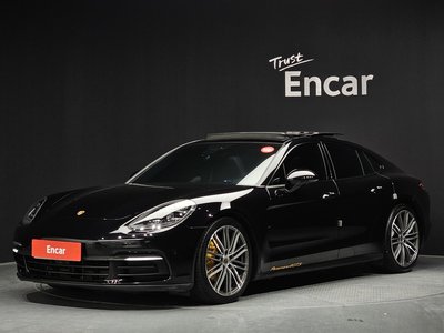 PORSCHE PANAMERA - 1