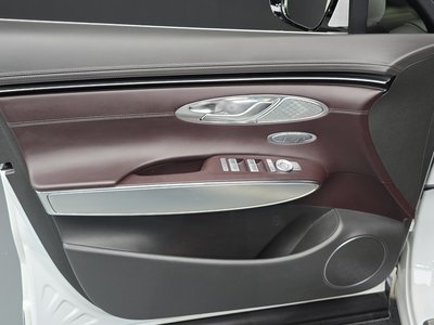 2021 Genesis GV70 thumbnail 14