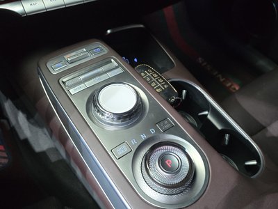 2021 Genesis GV70 thumbnail 12