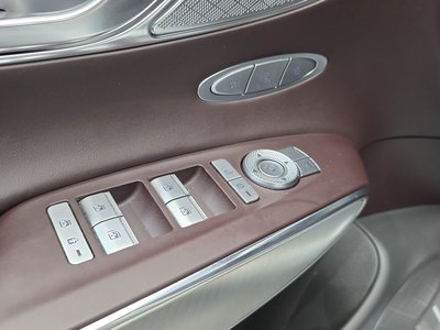 2021 Genesis GV70 thumbnail 19