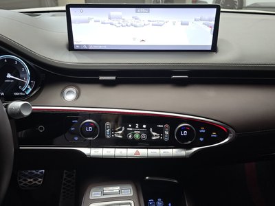 2021 Genesis GV70 thumbnail 26