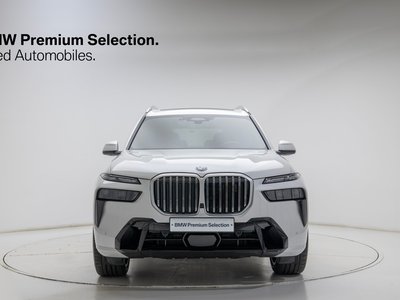 2025 BMW X7 照片 2