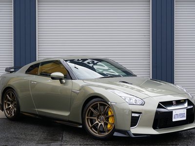 NISSAN GT-R - 1