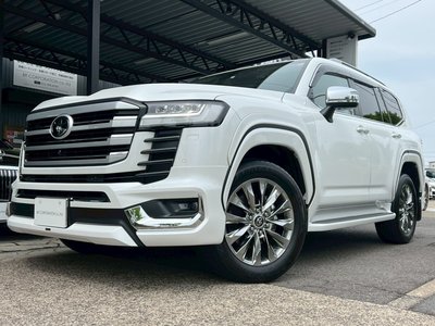 TOYOTA LAND CRUISER 300 - 8