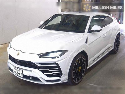 LAMBORGHINI URUS - 4
