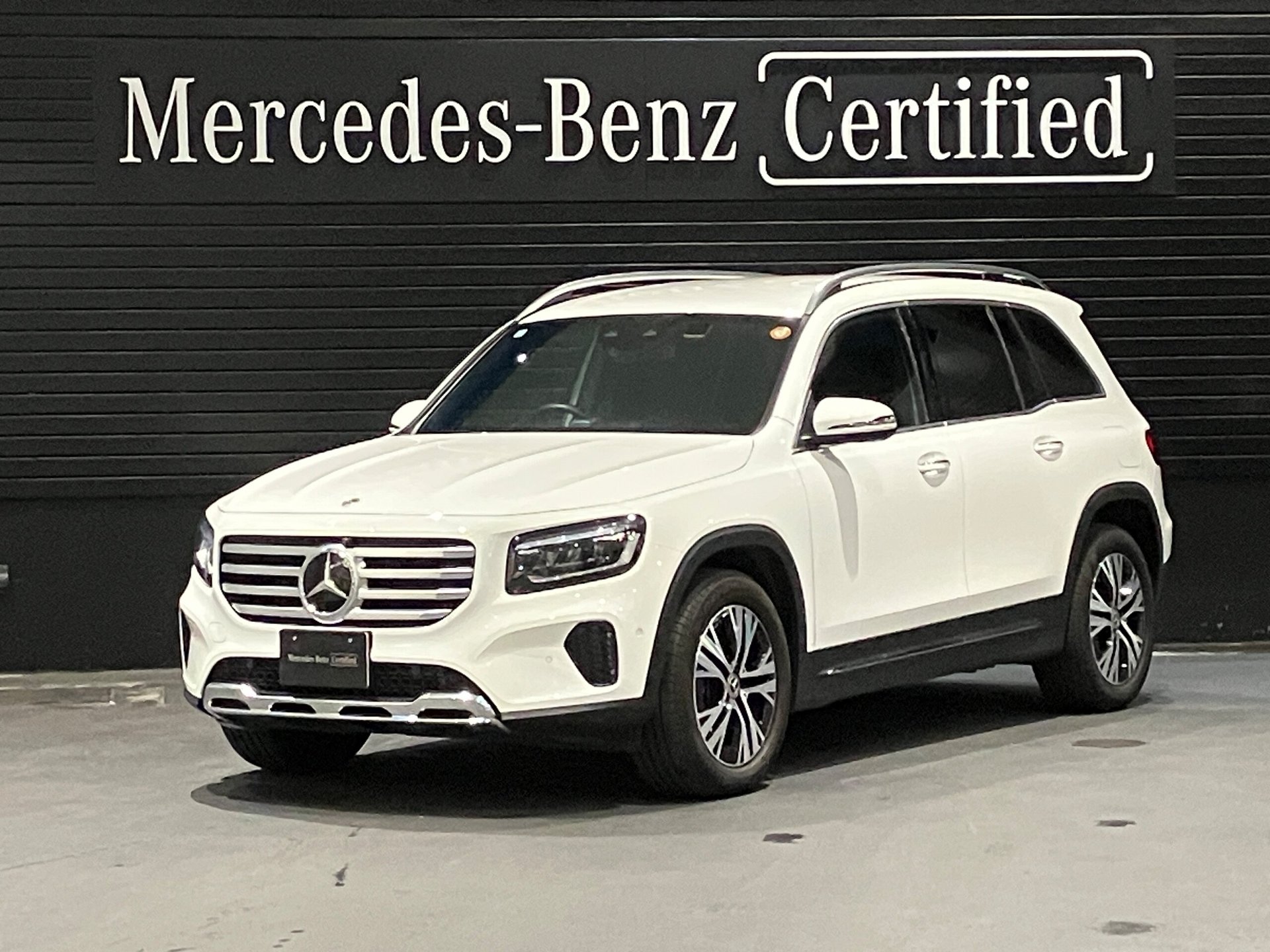 MERCEDES-BENZ GLB - View 1