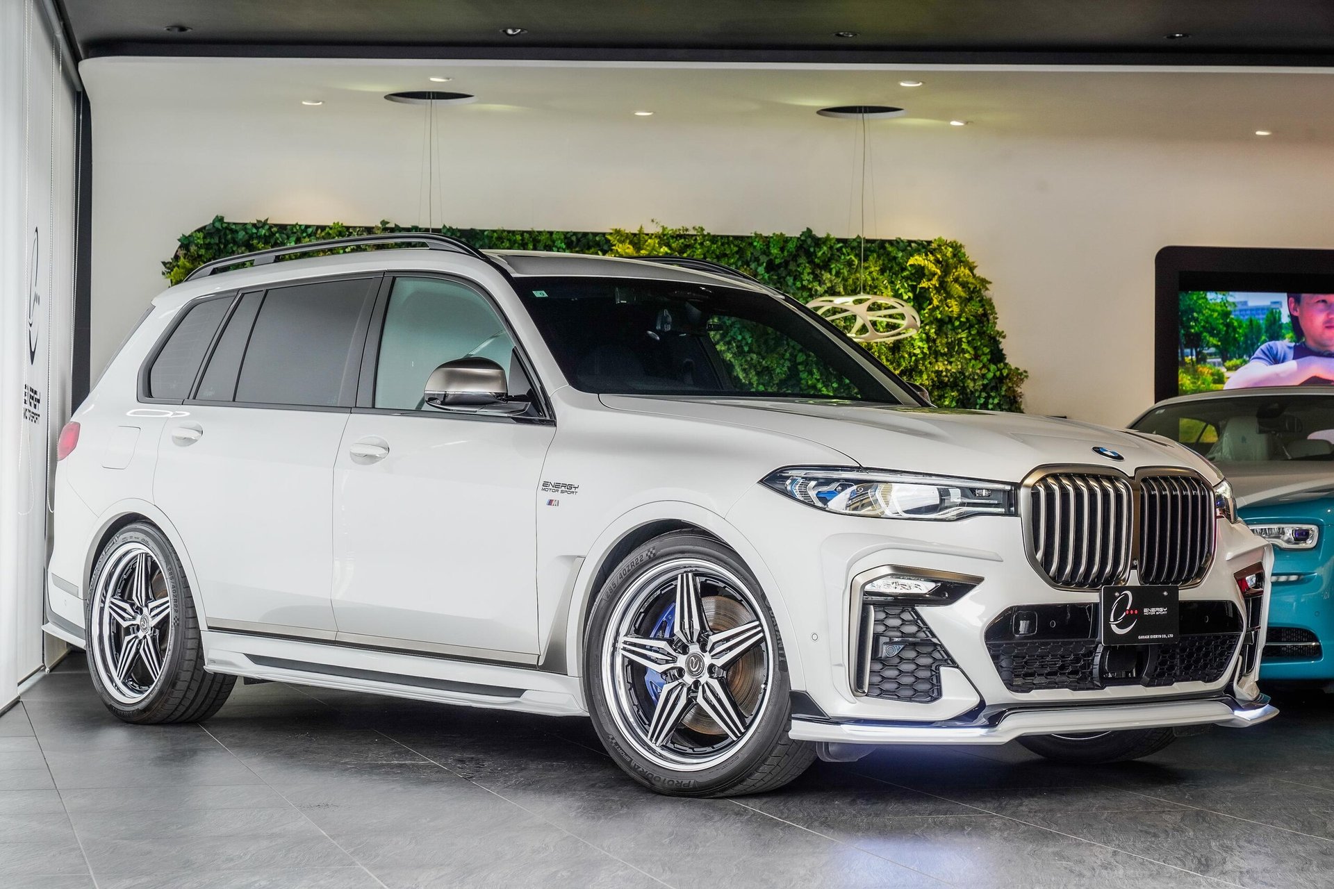 BMW X7 - View 1