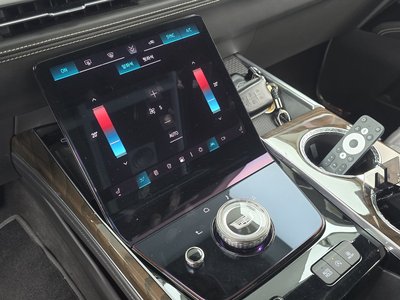 2025 Cadillac ESCALADE 5TH GENERATION 缩略图 12