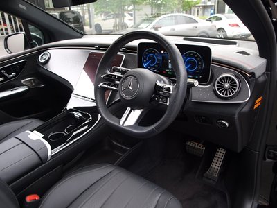 2025 Mercedes-BENZ EQE — миниатюра 37