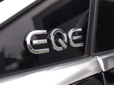 2025 Mercedes-BENZ EQE — миниатюра 21