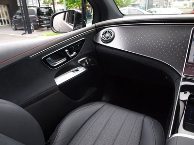 2025 Mercedes-BENZ EQE — миниатюра 25
