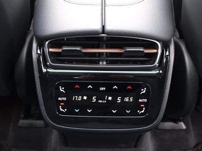 2025 Mercedes-BENZ EQE — миниатюра 32
