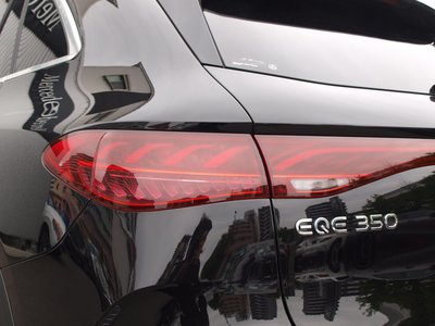 2025 Mercedes-BENZ EQE — миниатюра 17