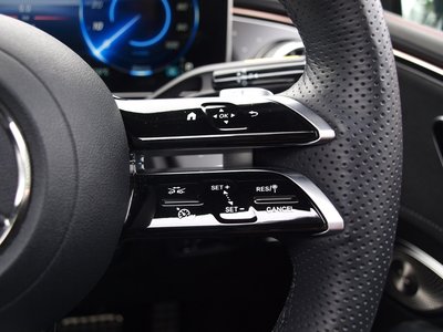 2025 Mercedes-BENZ EQE — миниатюра 42