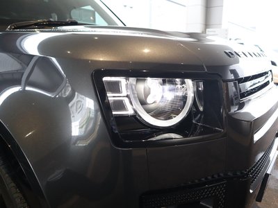 LAND ROVER DEFENDER - 9