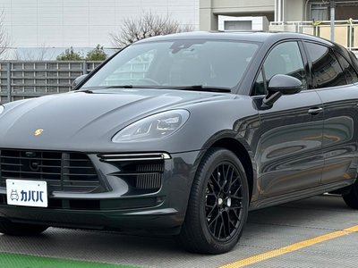 PORSCHE MACAN - 1