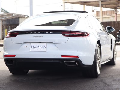 PORSCHE PANAMERA - 8