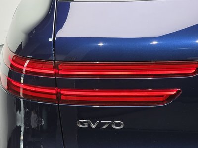 صورة 10 لـ 2022 Genesis GV70
