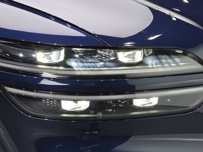 صورة 9 لـ 2022 Genesis GV70