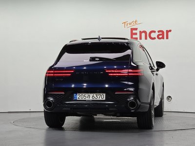 صورة 3 لـ 2022 Genesis GV70