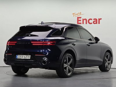 صورة 4 لـ 2022 Genesis GV70